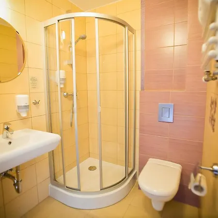 Cedrowy Dworek Bed & Breakfast