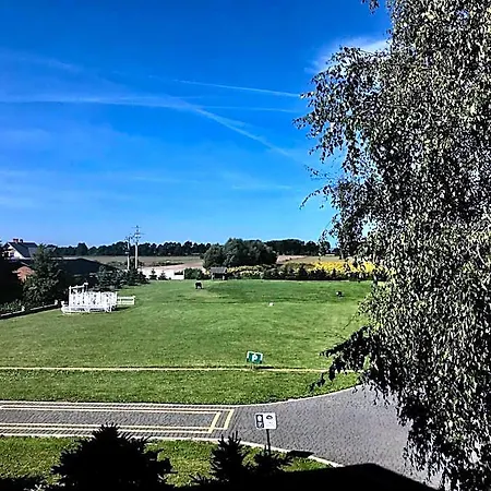 Cedrowy Dworek לינה וארוחת בוקר