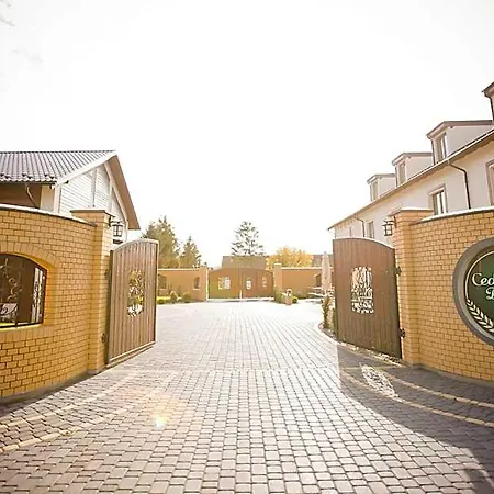 Cedrowy Dworek 4*
