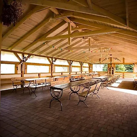 Cedrowy Dworek 4*
