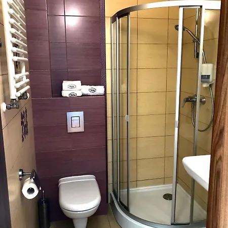 Cedrowy Dworek Bed & Breakfast