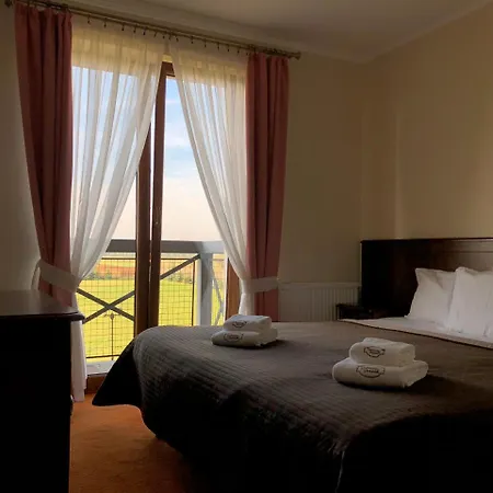 Cedrowy Dworek Bed & Breakfast Cedry Wielkie