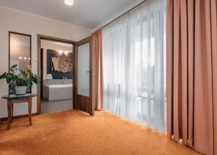 Cedrowy Dworek Отель типа 