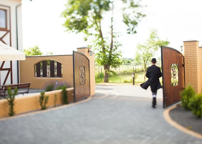 Cedrowy Dworek Отель типа 